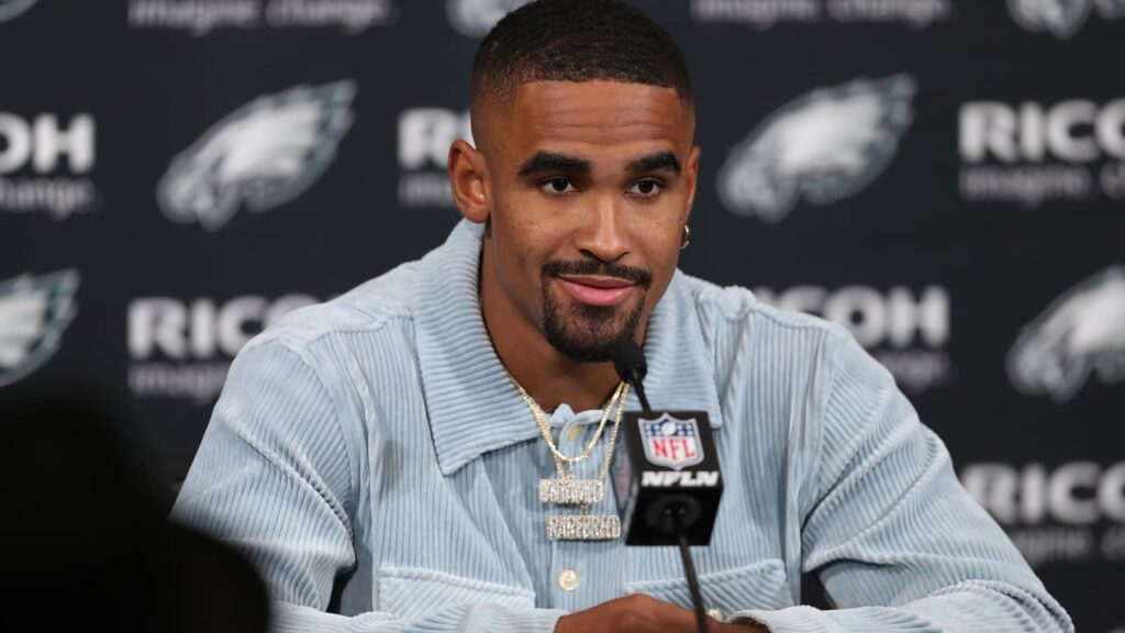 Philadelphia Eagles QB Proves How Petty He Is After Snubbing Trump