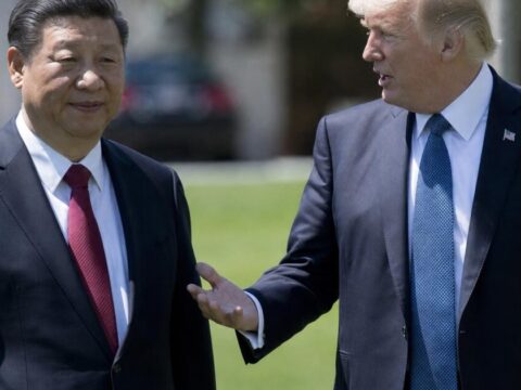 Chinese Reporters Push and Shove Secret Service Outside White House During Xi Visit