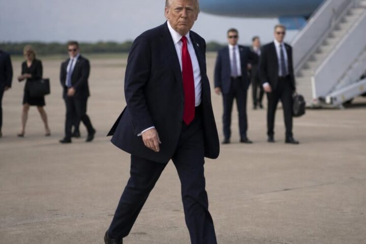 CNN Bumped From Air Force One as White House Picks Conservative Outlet