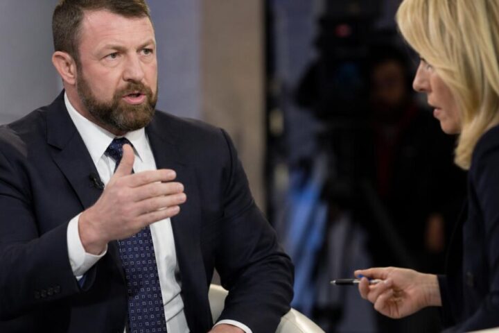 Markwayne Mullin Pushes Back on Dana Bash Over ICE Detainee Criminal Record Claim