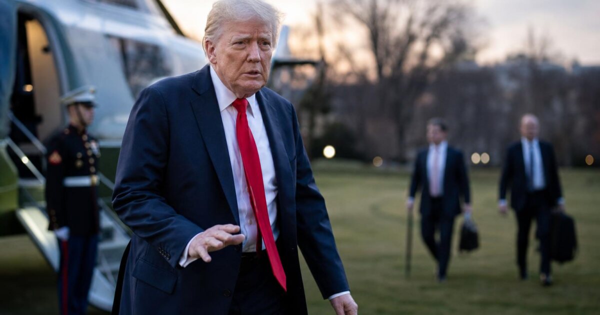 Trump Cuts Camp David Trip Short, Returns to White House as B-1 Bombers Depart UK Base