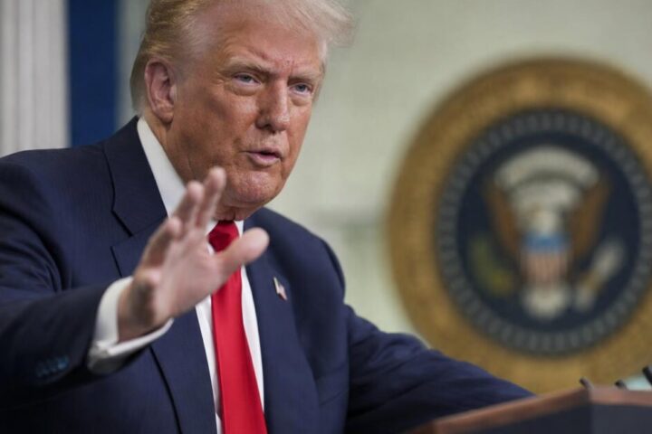 Trump Signs Order Restricting Non-Citizens' Access to U.S. Banking System