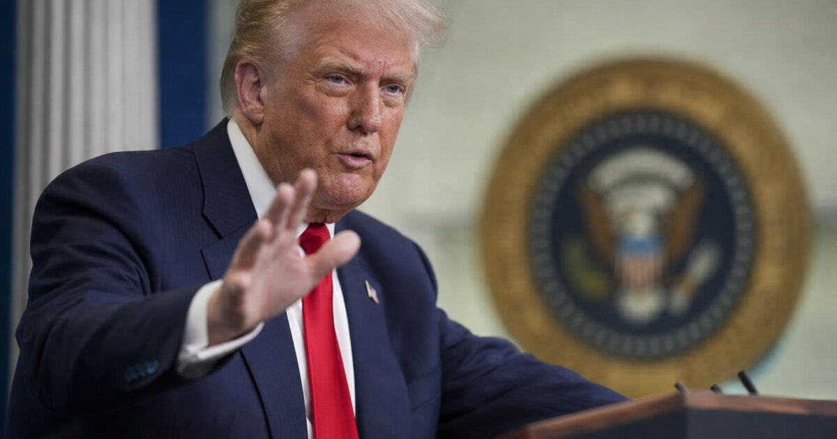 Trump Signs Order Restricting Non-Citizens' Access to U.S. Banking System