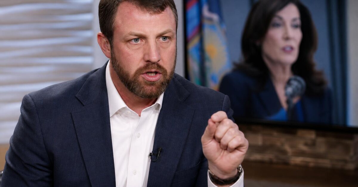 DHS Chief Mullin Destroys Kathy Hochul for Defending Career Criminal With 11 Charges