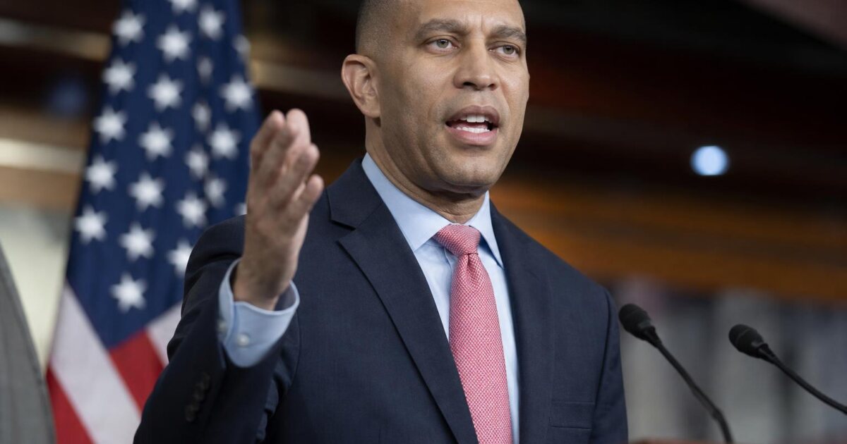 Hakeem Jeffries Promises to Defund Deportations and Bring Illegal Aliens Back