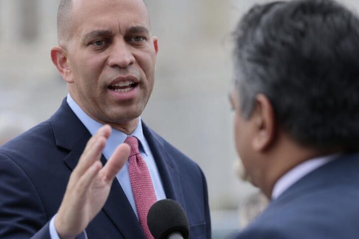 Hakeem Jeffries Warns of Republican 'Diabolical Schemes' While DOJ Deploys 1,000 Election Monitors