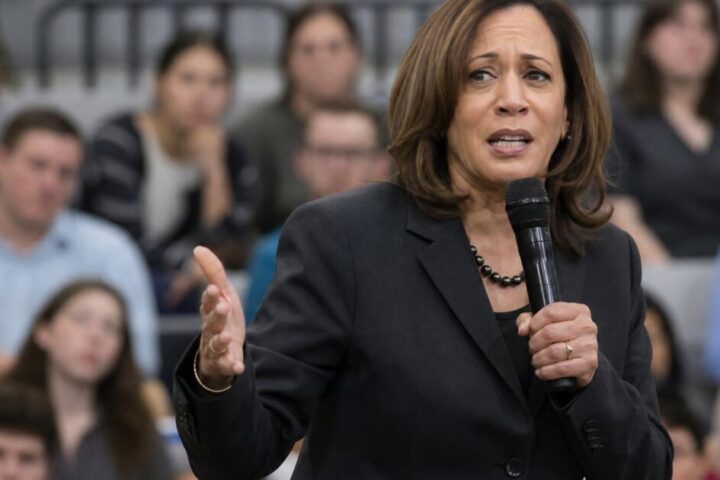 Kamala Harris Botches Motivational Quote so Bad She Had to Try it Twice