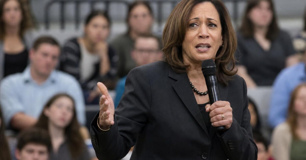 Kamala Harris Botches Motivational Quote so Bad She Had to Try it Twice