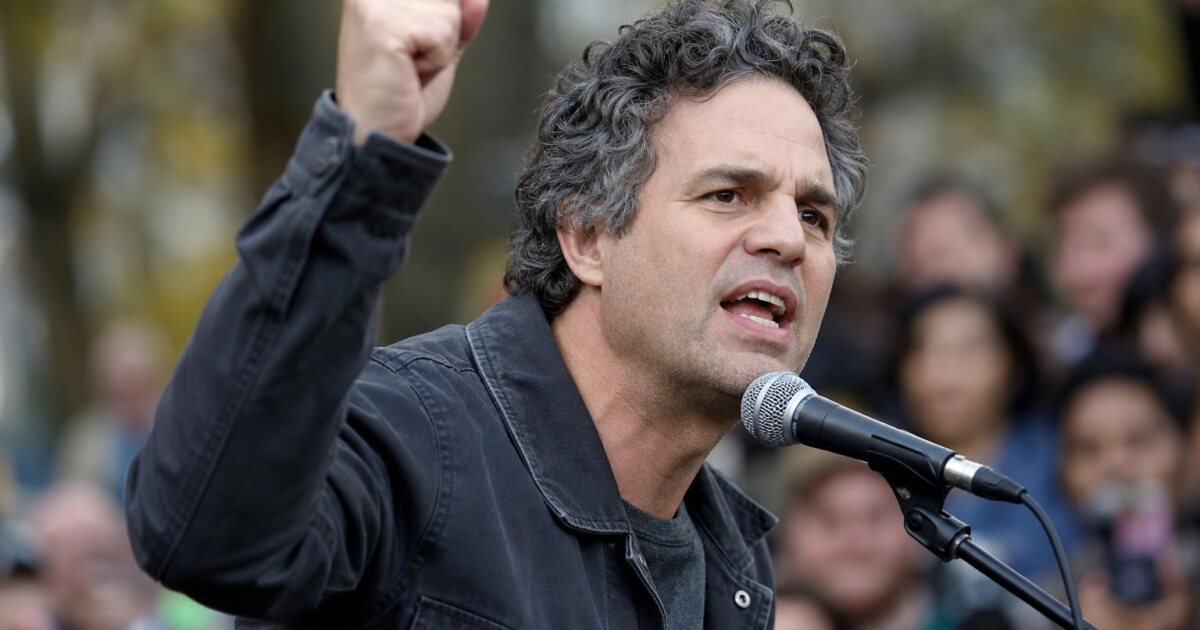 Mark Ruffalo Says He's Still Playing the Hulk Despite Political Advocacy
