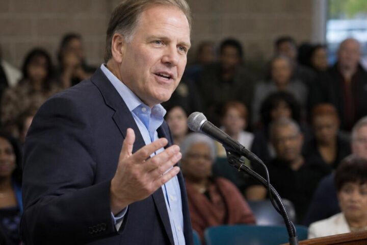 Nyt Reporter Admits Mike Rogers is Converting Lifelong Democrats in Michigan